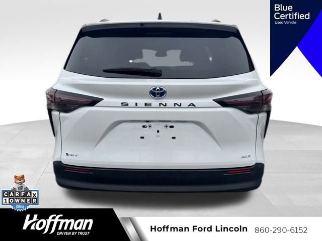 Used 2025 Toyota Sienna XLE image 5