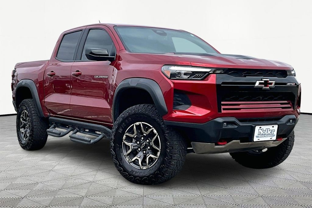 Used 2023 Chevrolet Colorado ZR2 w/ ZR2 Convenience Package III image 12