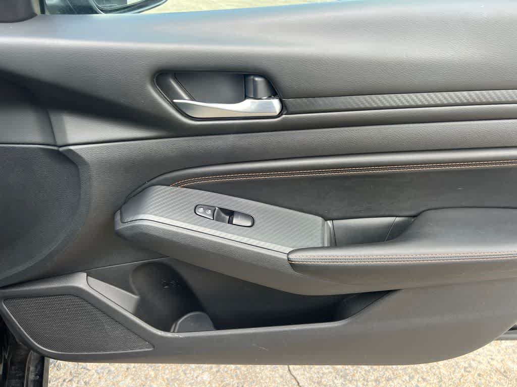 Used 2020 Nissan Altima 2.5 SR FWD image 14