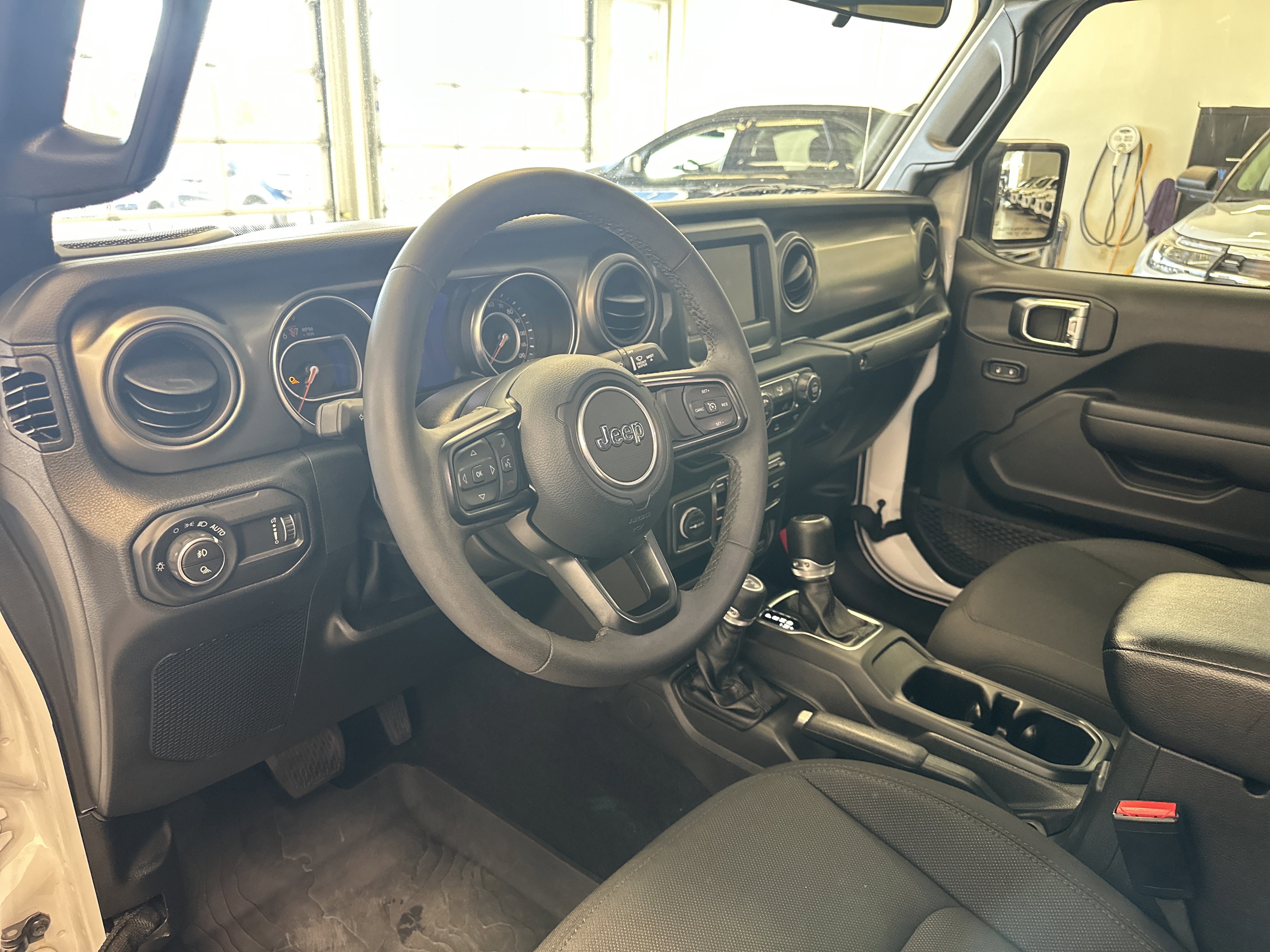 Used 2023 Jeep Gladiator Sport image 22