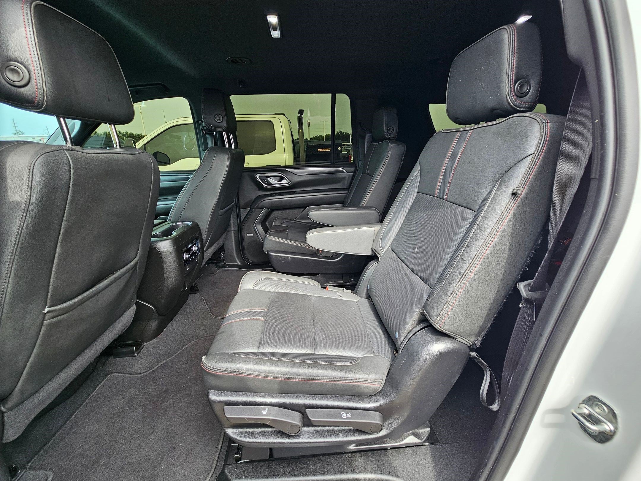 Used 2024 Chevrolet Suburban RST w/ Luxury Package AWD/4WD image 29