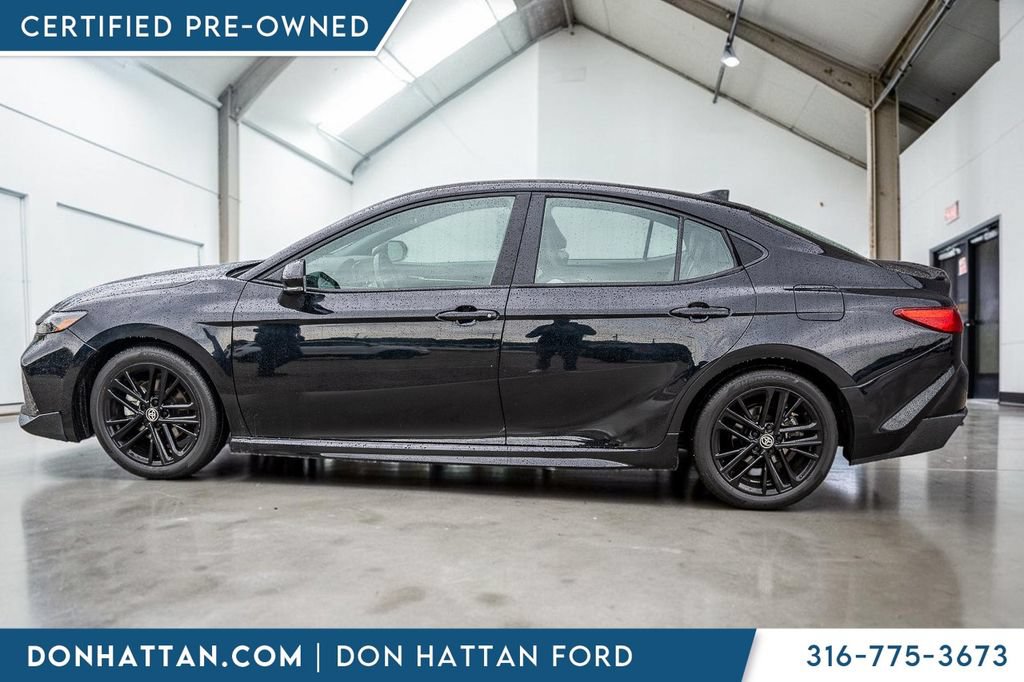 Used 2025 Toyota Camry SE FWD image 2