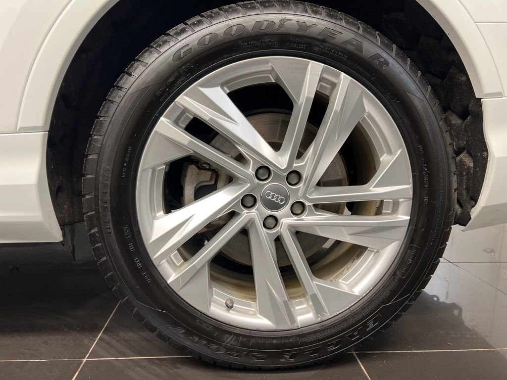 Used 2020 Audi Q7 3.0T Prestige image 7