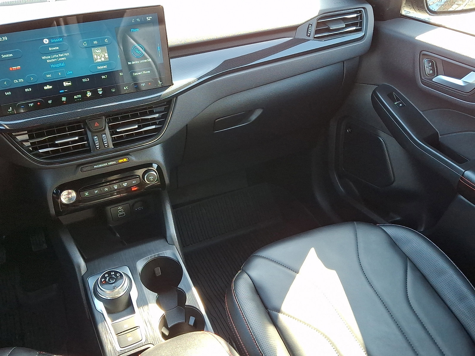 Certified 2025 Ford Escape ST-Line Elite w/ Premium Technology Package image 16