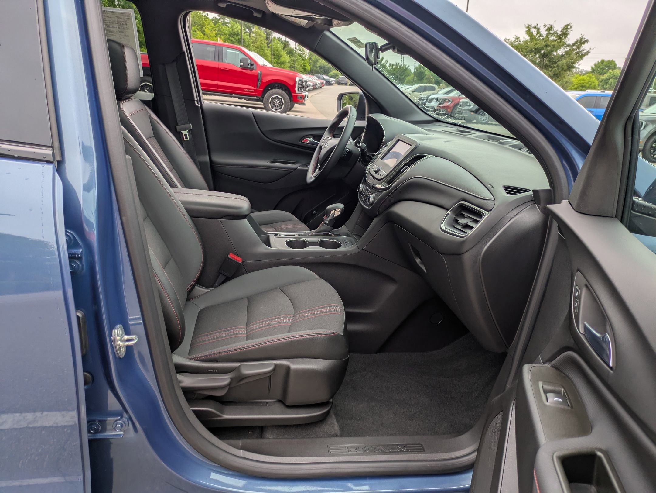 Used 2024 Chevrolet Equinox RS FWD image 39