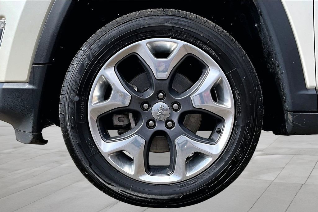 Used 2019 Jeep Compass Limited image 9