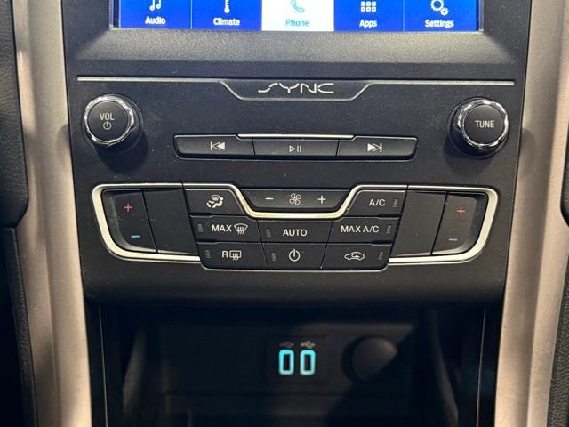 Certified 2020 Ford Fusion SE FWD image 30