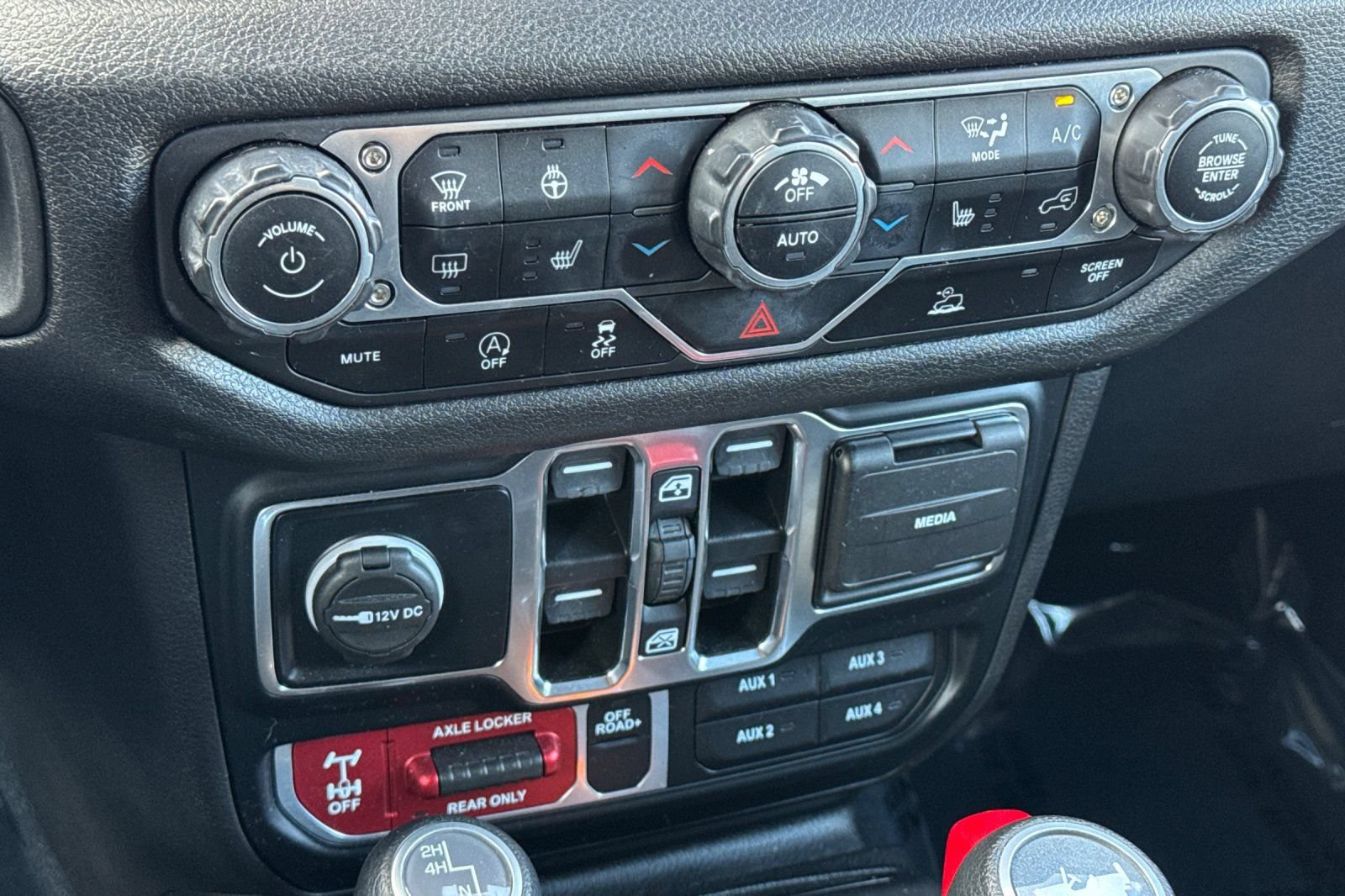 Used 2024 Jeep Wrangler Unlimited Sport AWD/4WD image 21