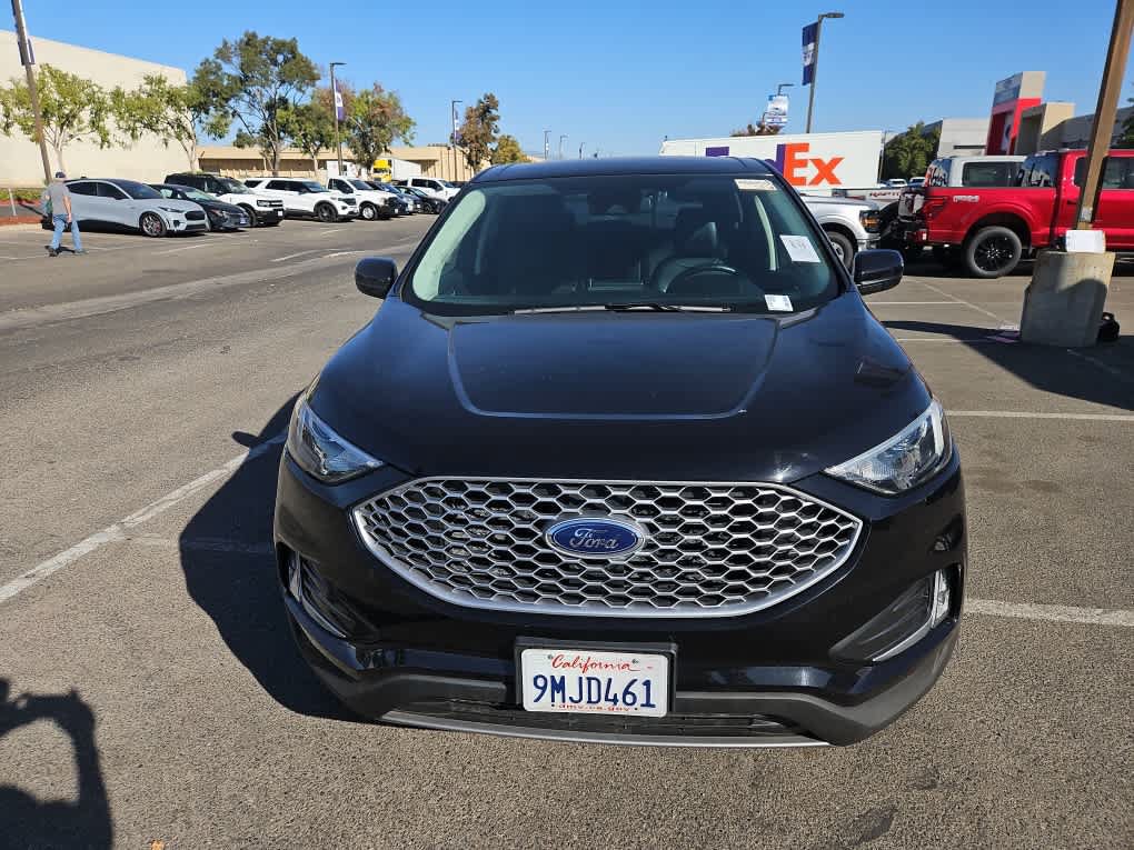 Certified 2024 Ford Edge SEL w/ Convenience Package AWD/4WD image 2