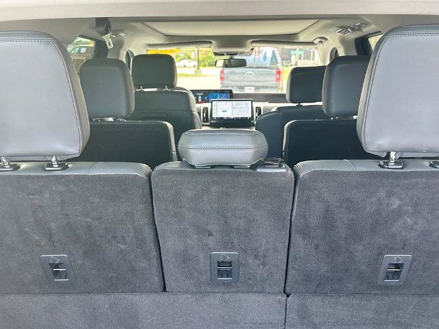 Certified 2025 Ford Expedition Active AWD/4WD image 17