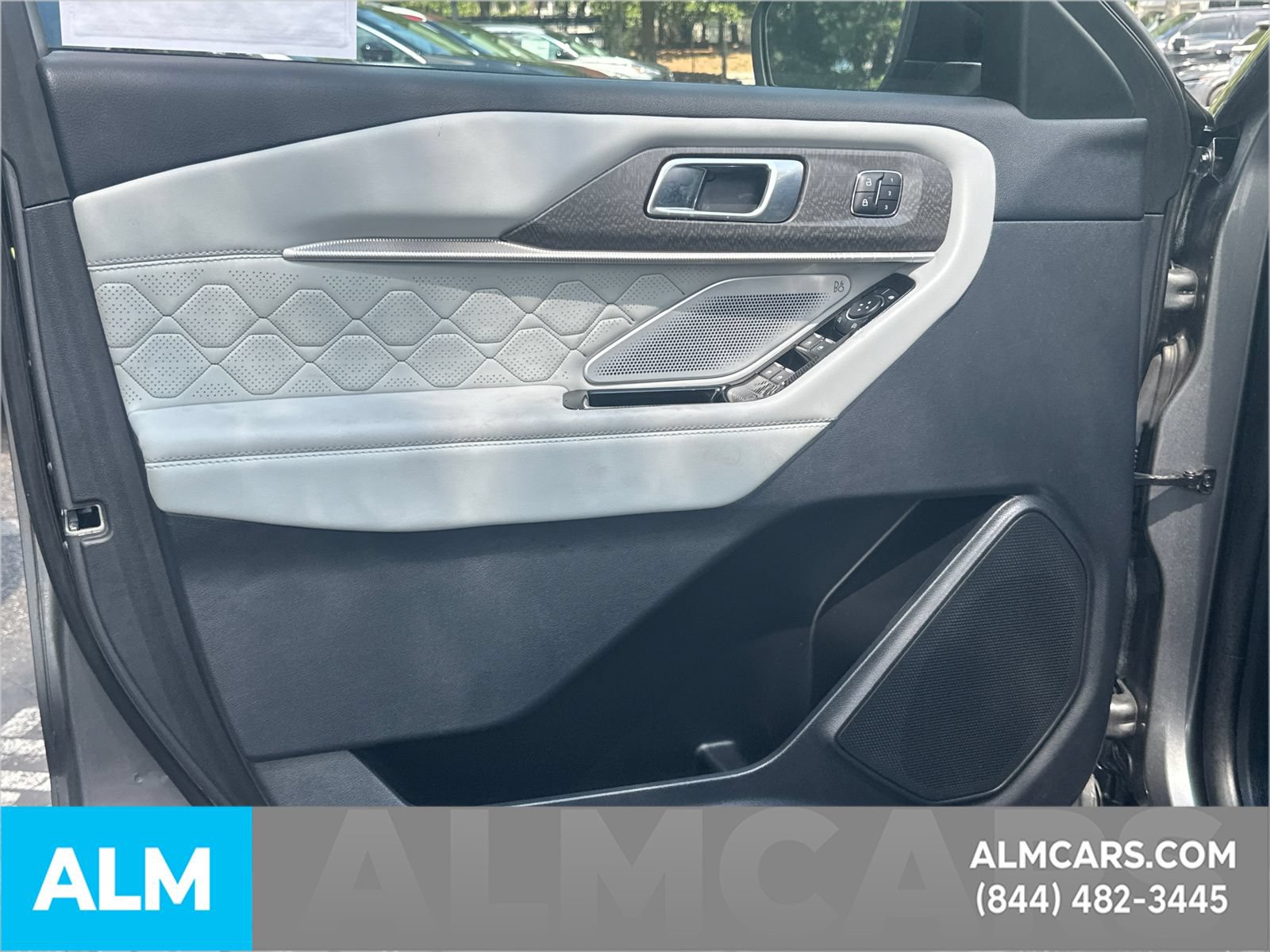 Certified 2025 Ford Explorer Platinum w/ Ultimate Package AWD/4WD image 11