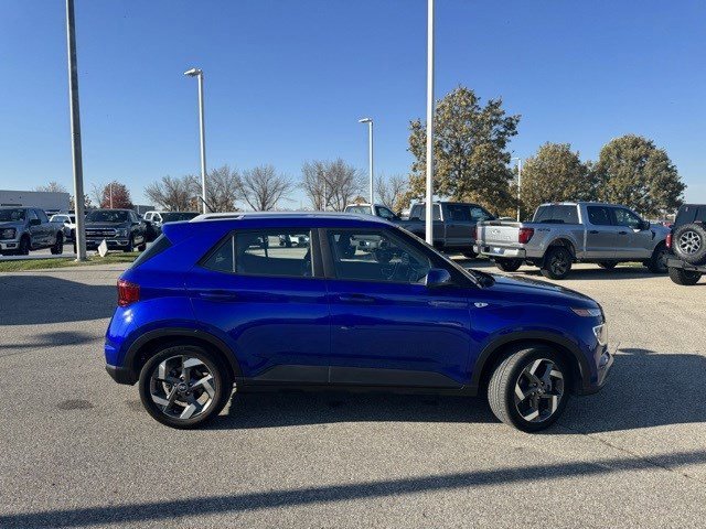 Used 2024 Hyundai Venue SEL image 6