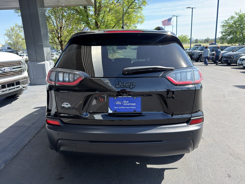 Used 2020 Jeep Cherokee Latitude Plus AWD/4WD image 11