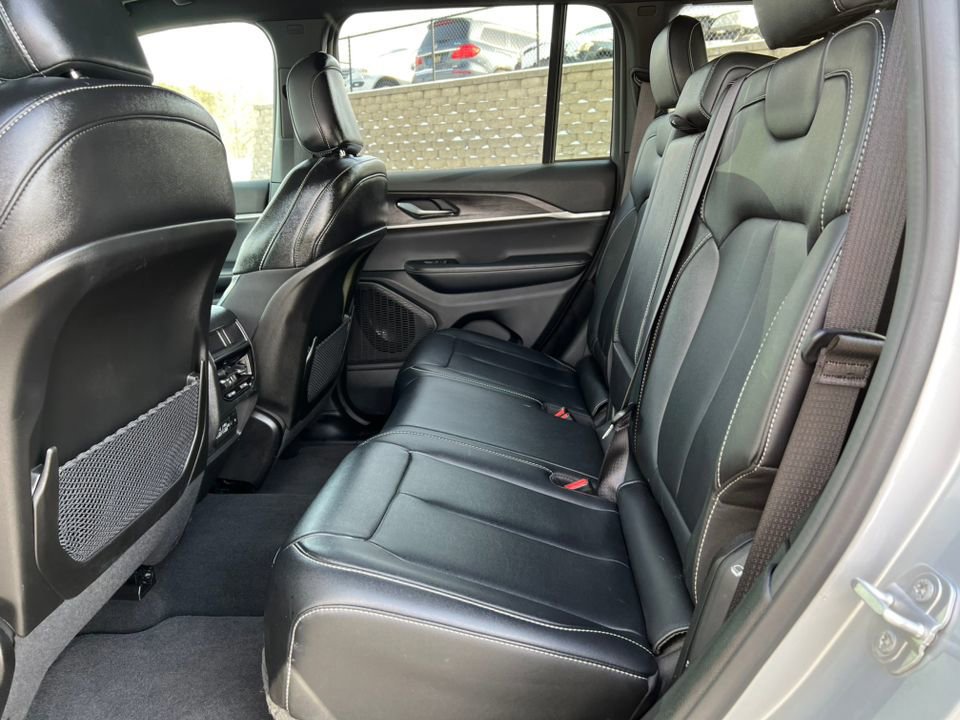 Used 2024 Jeep Grand Cherokee Limited w/ Trailer Tow Package image 10