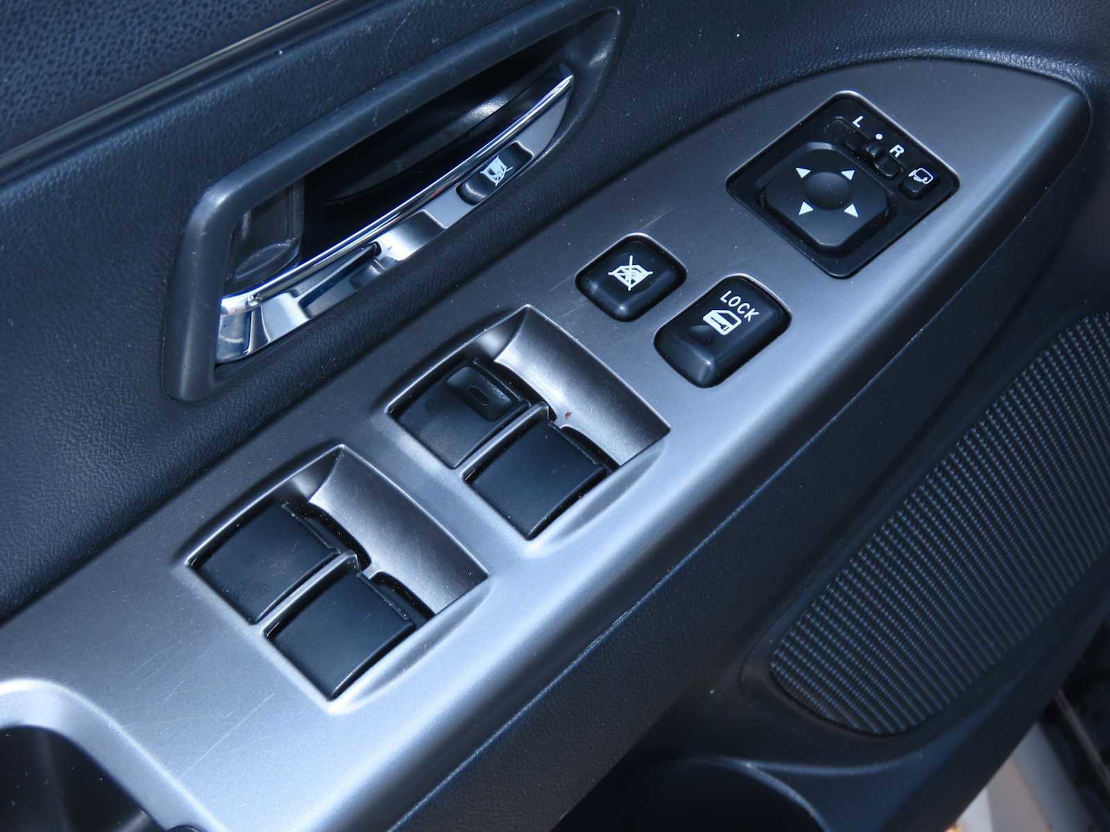 Used 2024 Mitsubishi Outlander Sport SE image 17