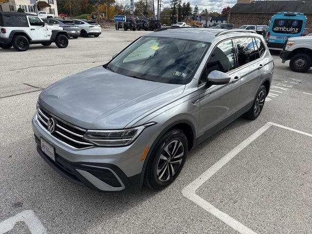 Used 2023 Volkswagen Tiguan S image 2
