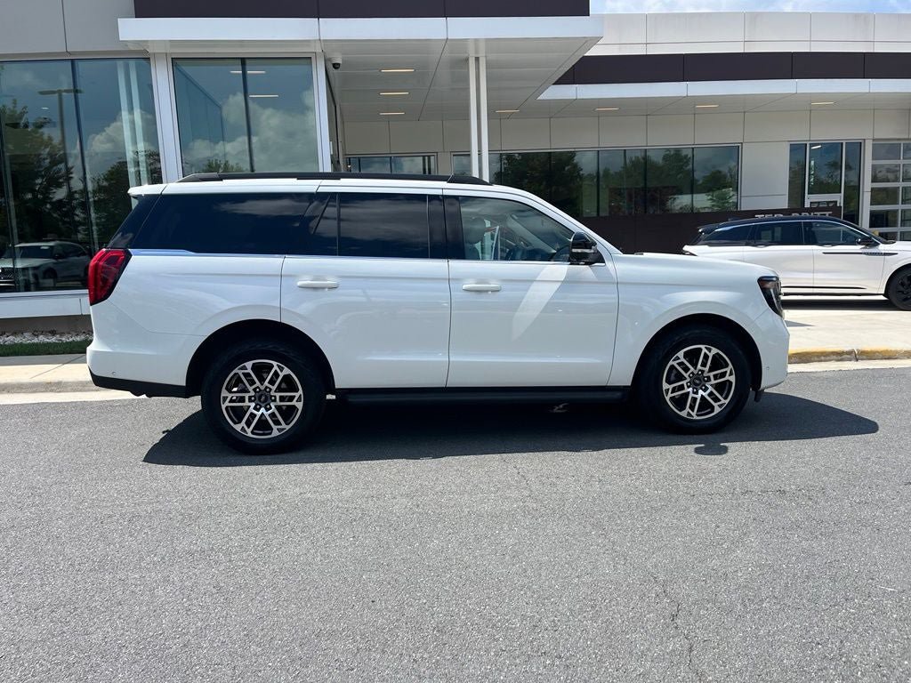 Certified 2025 Ford Expedition Active AWD/4WD image 10