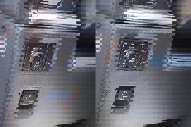 Certified 2025 Ford Expedition Platinum image 27