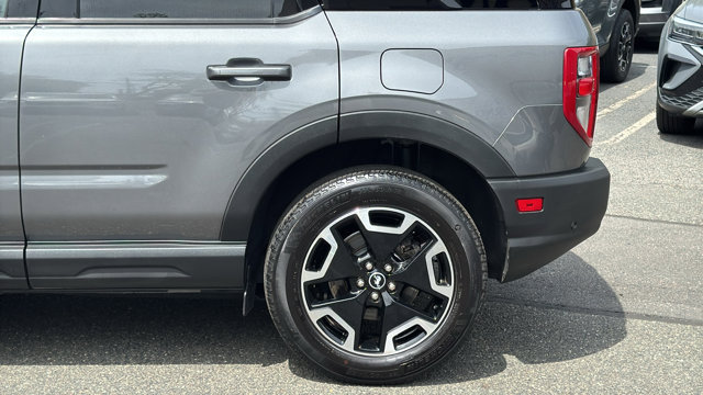 Certified 2022 Ford Bronco Sport Outer Banks w/ Tech Package AWD/4WD image 4