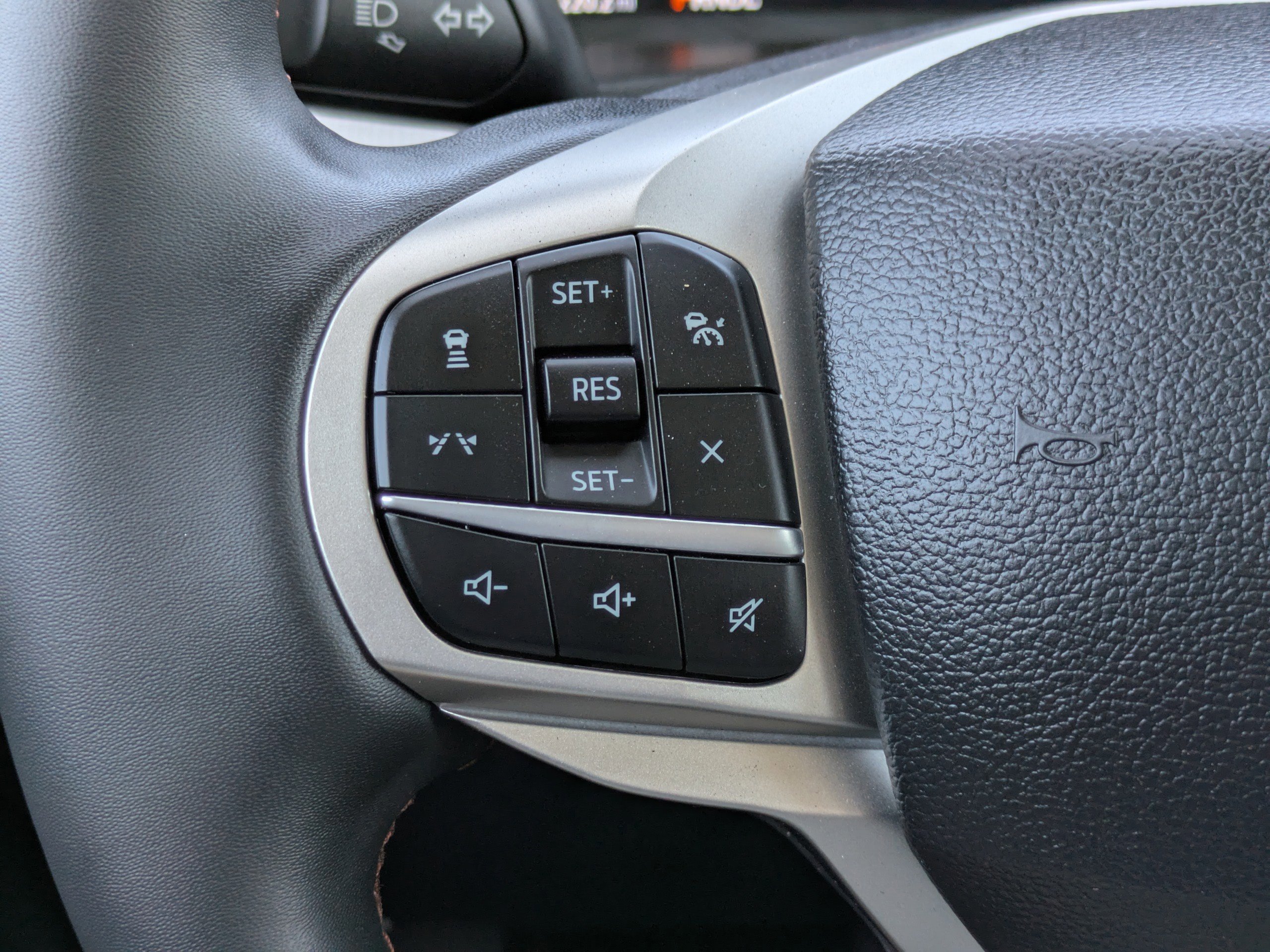 Certified 2025 Ford Explorer Active w/ Active Comfort Package image 21