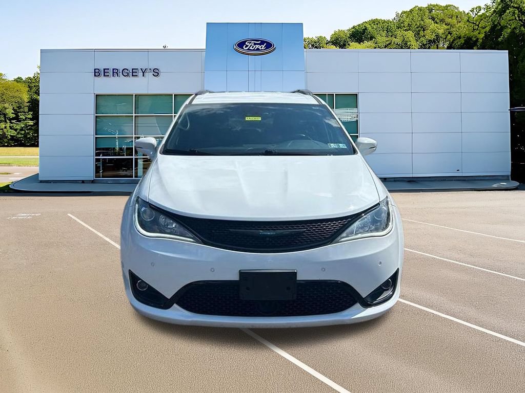 Used 2020 Chrysler Pacifica Limited FWD image 2