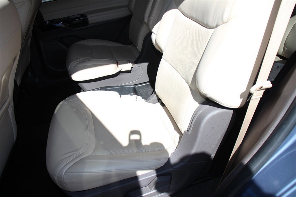 Certified 2021 Ford Explorer Platinum w/ Equipment Group 601A image 21