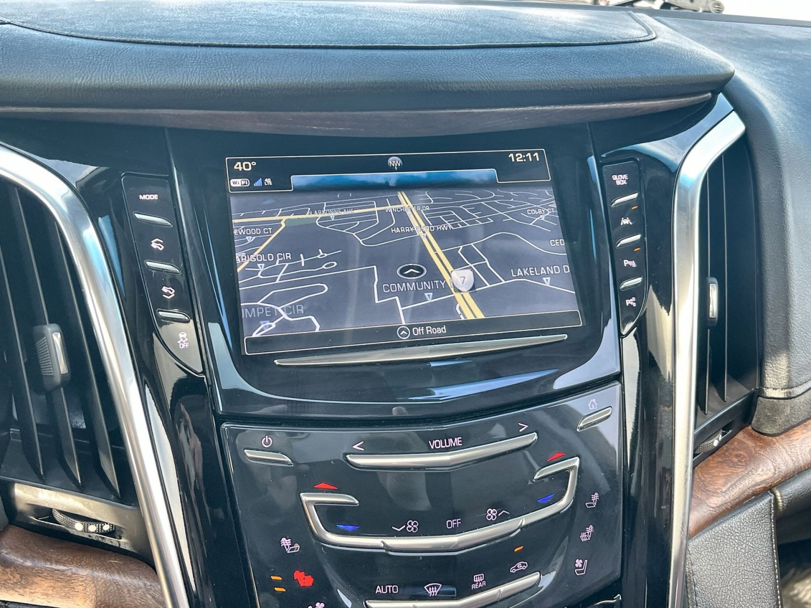 Used 2017 Cadillac Escalade Premium Luxury image 20