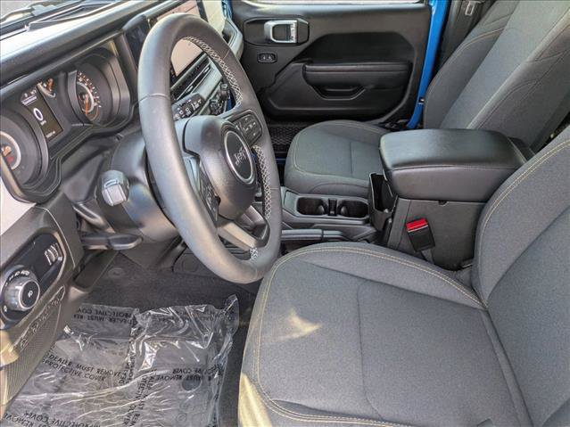 Used 2025 Jeep Wrangler Sport AWD/4WD image 17