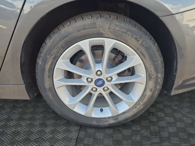 Certified 2019 Ford Fusion SE FWD image 16