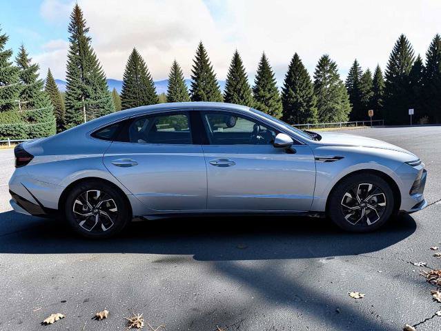 Used 2025 Hyundai Sonata SEL FWD image 7