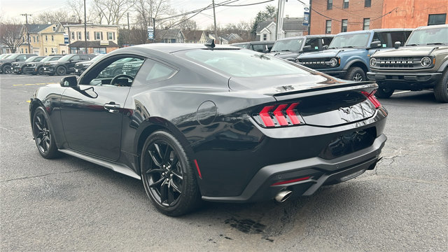 Certified 2024 Ford Mustang Coupe image 3