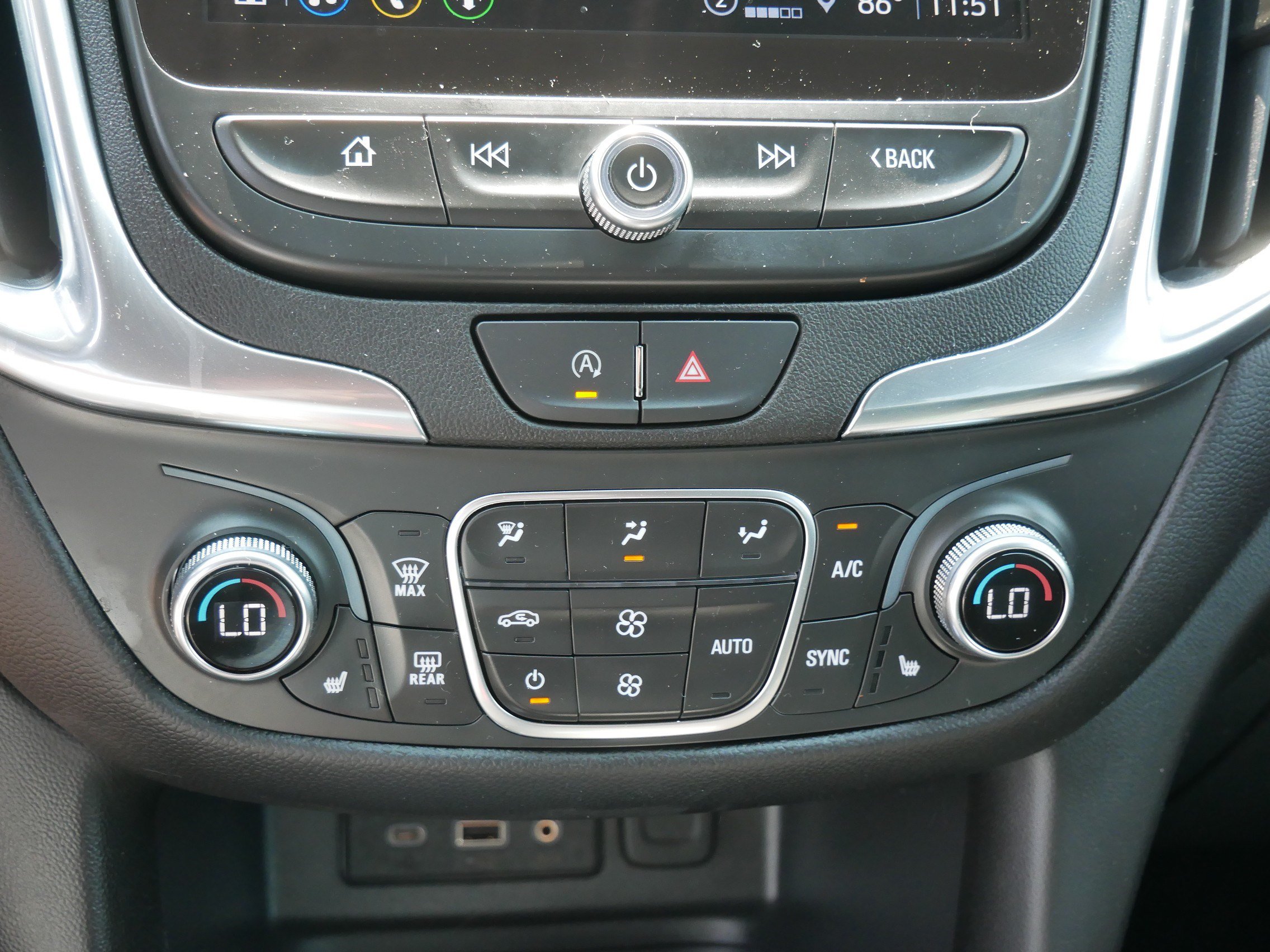 Used 2024 Chevrolet Equinox LT AWD/4WD image 23