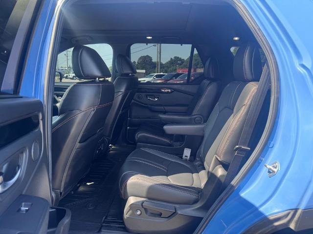 Used 2025 Honda Pilot TrailSport image 13