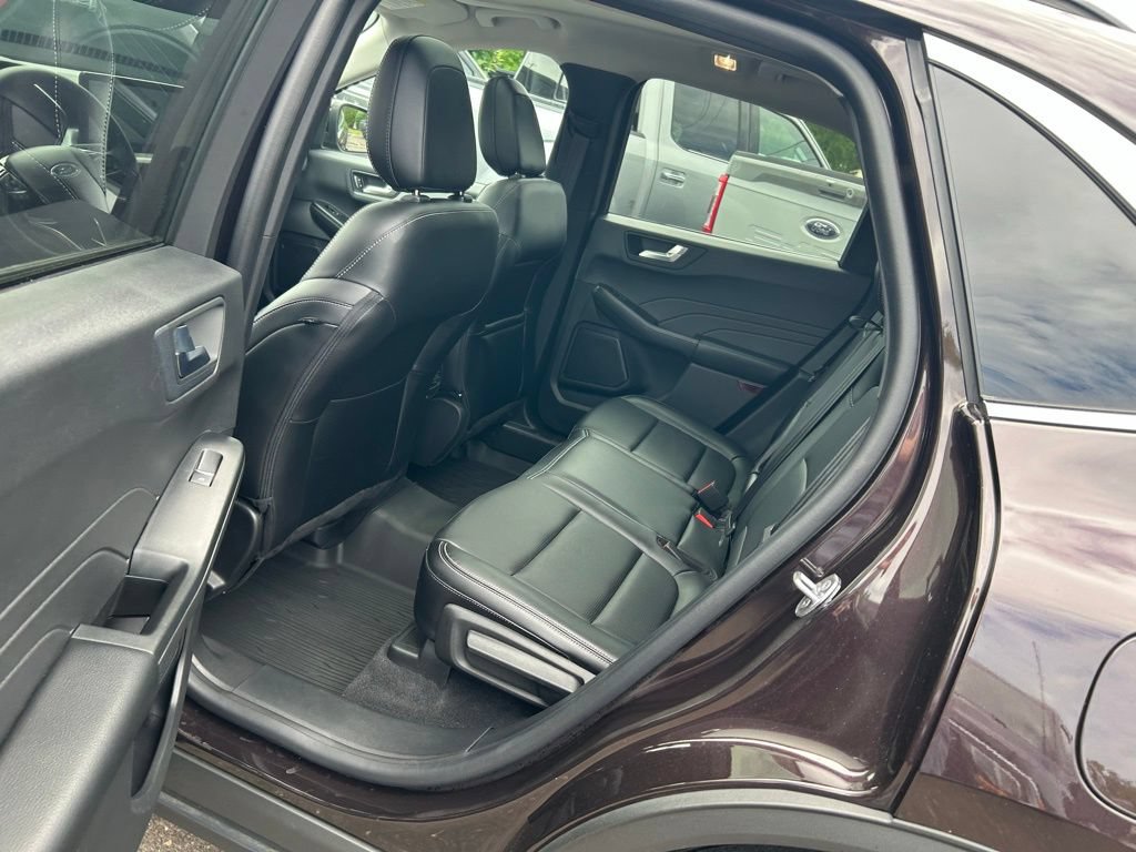 Certified 2023 Ford Escape Platinum AWD/4WD image 16