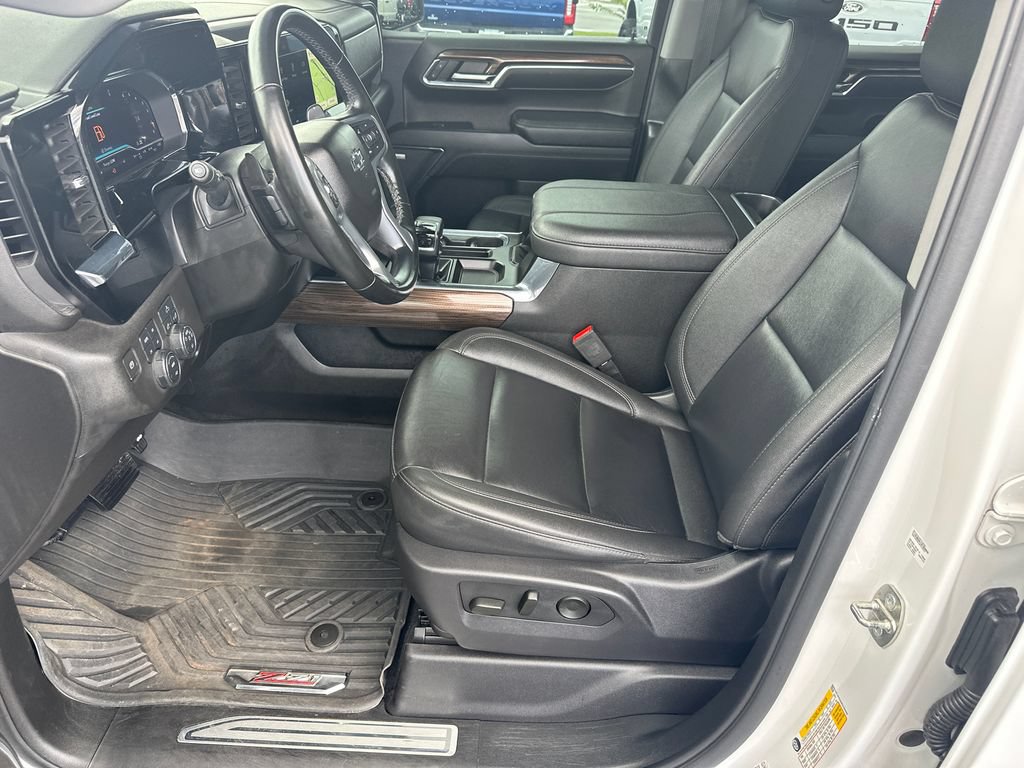 Used 2024 Chevrolet Silverado 1500 RST AWD/4WD image 9