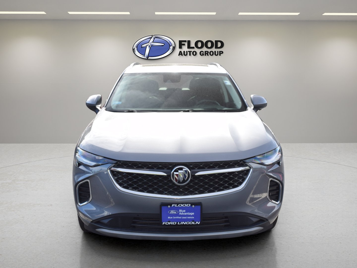 Used 2021 Buick Envision Avenir w/ Technology Package II AWD/4WD image 2