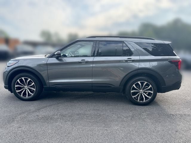 Certified 2026 Ford Explorer ST-Line AWD/4WD image 5