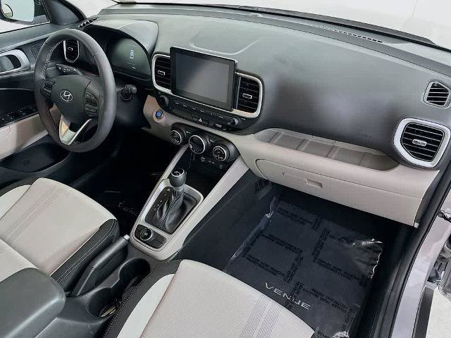 Used 2025 Hyundai Venue SEL FWD image 32
