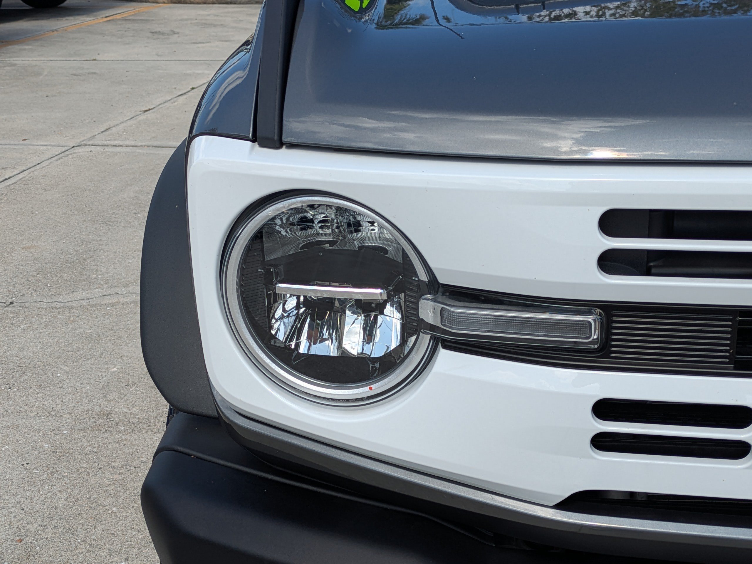 Certified 2026 Ford Bronco Heritage Edition AWD/4WD image 9
