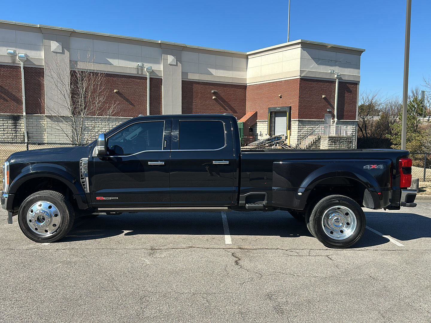 Certified 2023 Ford F450 Lariat w/ Lariat Ultimate Package image 2
