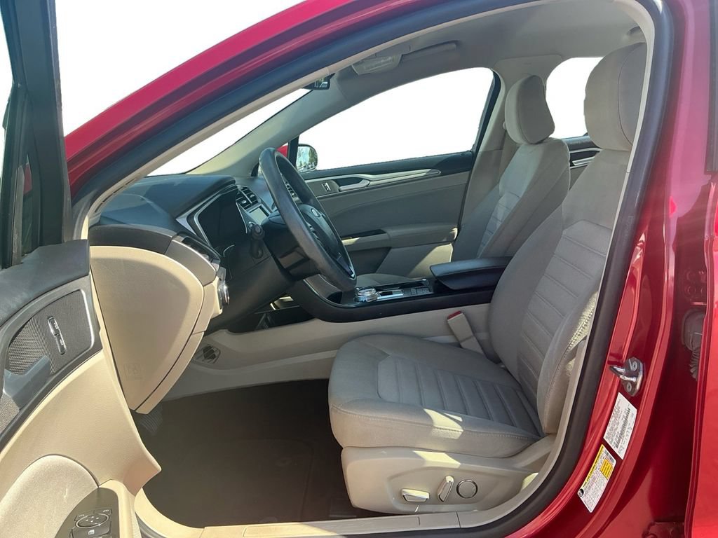 Certified 2020 Ford Fusion SE FWD image 14