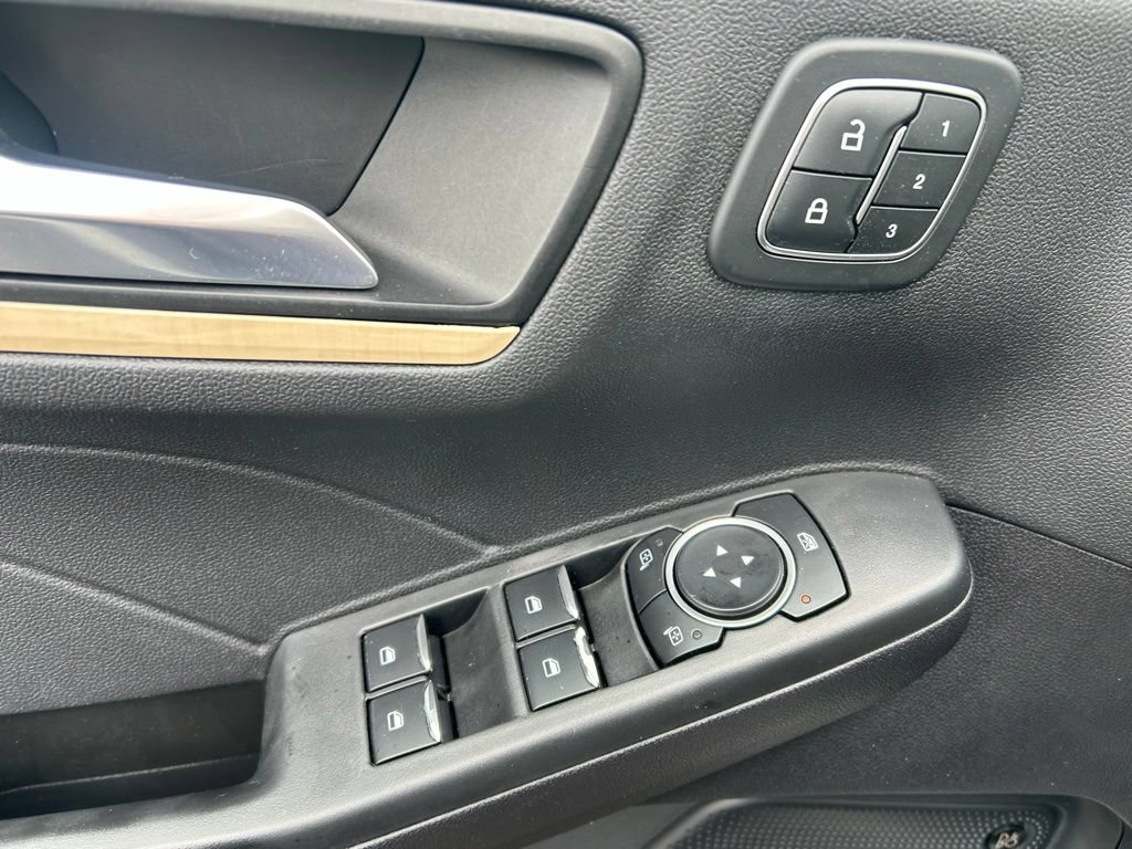 Certified 2022 Ford Escape Titanium w/ Titanium Elite Package AWD/4WD image 14