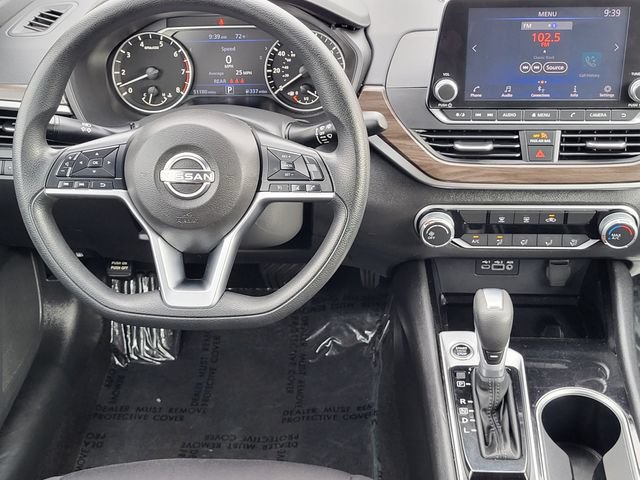 Used 2024 Nissan Altima 2.5 SV FWD image 19