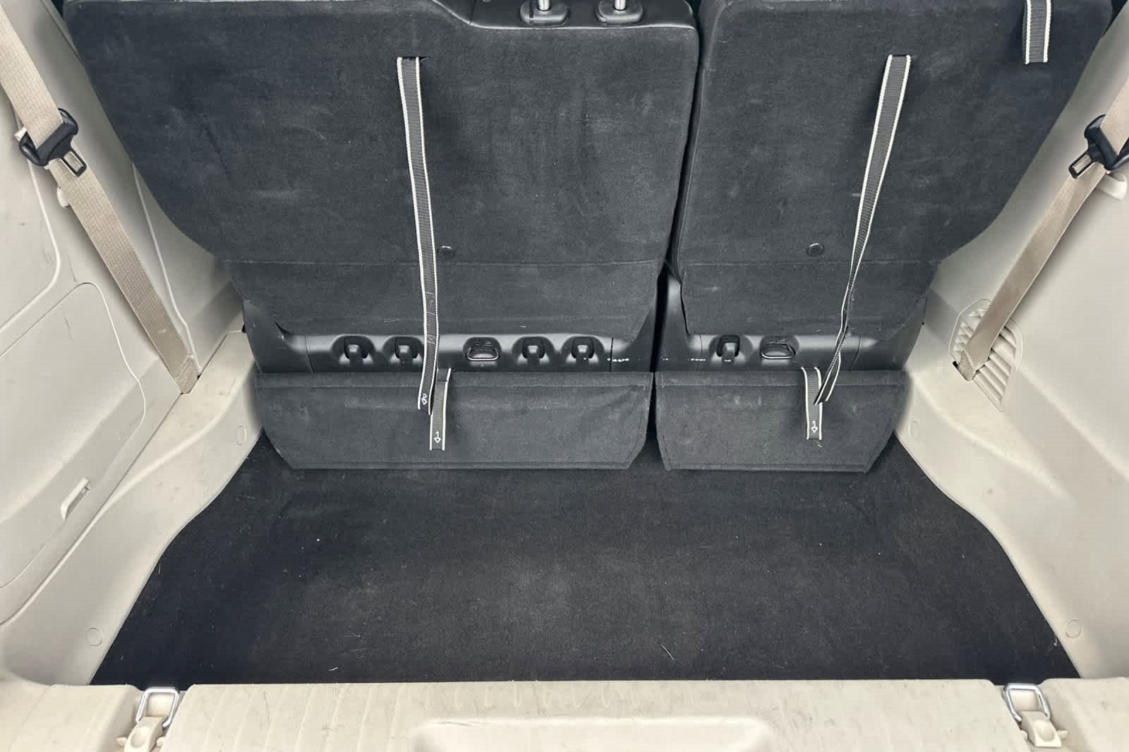 Used 2024 Chrysler Pacifica Select image 17