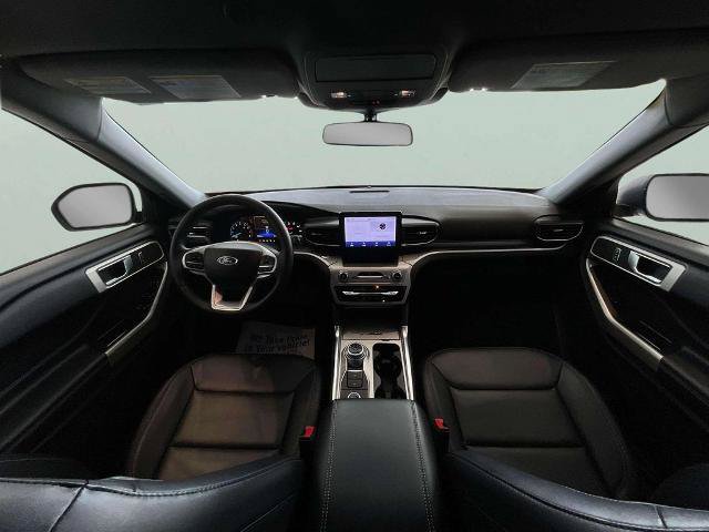 Certified 2018 Ford Explorer XLT w/ Equipment Group 202A AWD/4WD image 26