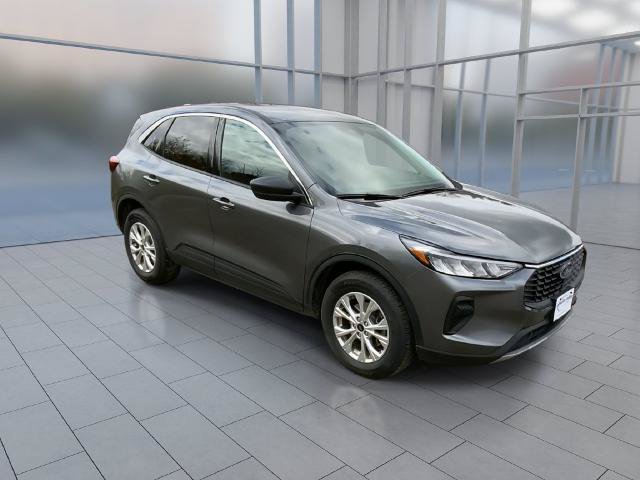 Certified 2023 Ford Escape Active AWD/4WD image 2