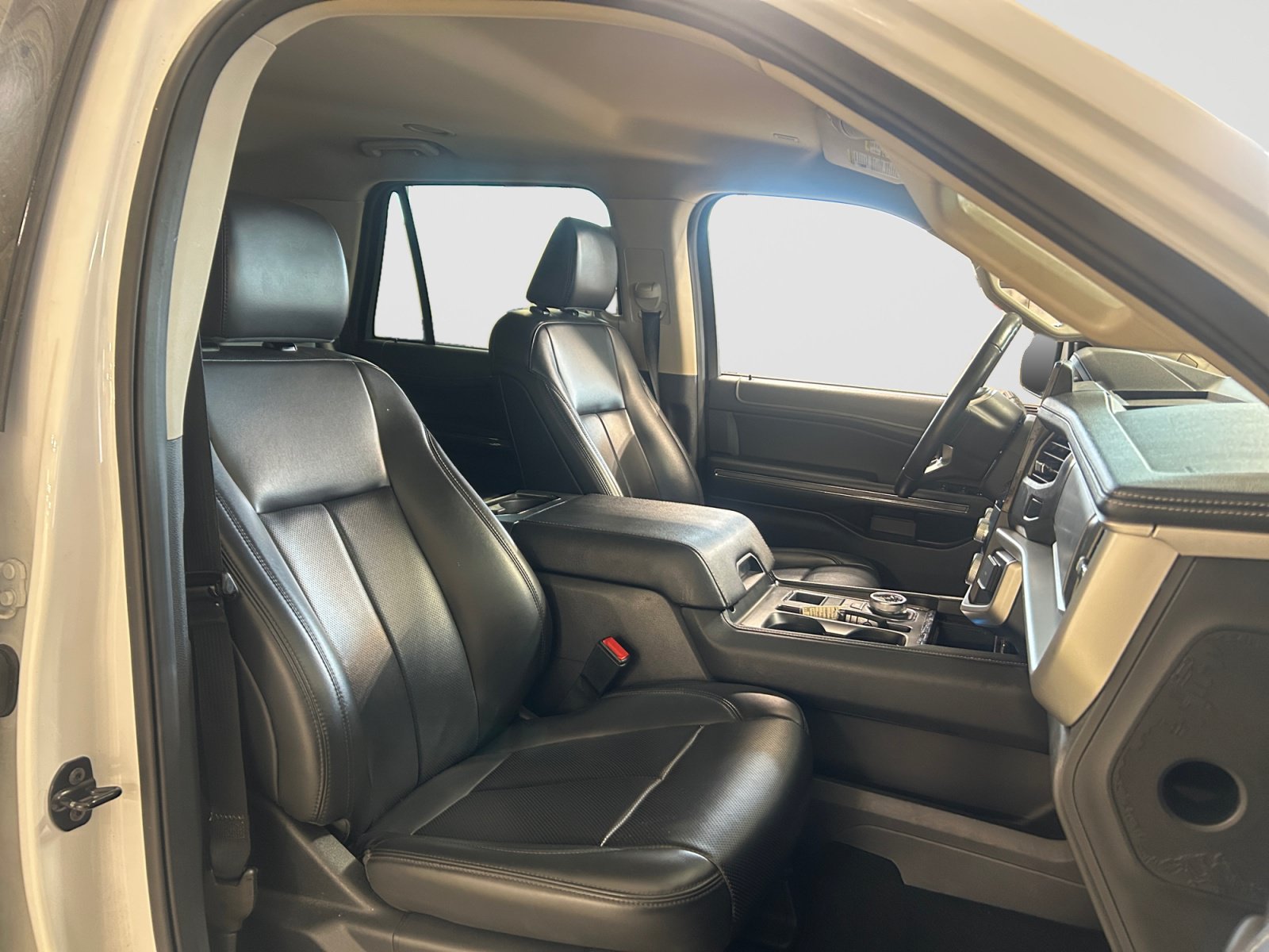 Certified 2024 Ford Expedition XLT RWD image 20