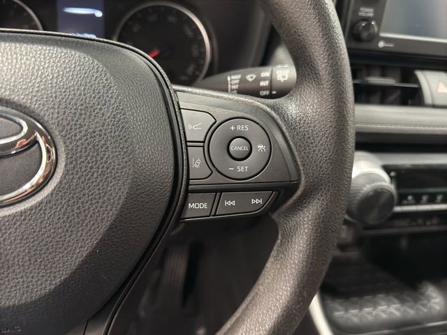Used 2022 Toyota RAV4 LE FWD image 15