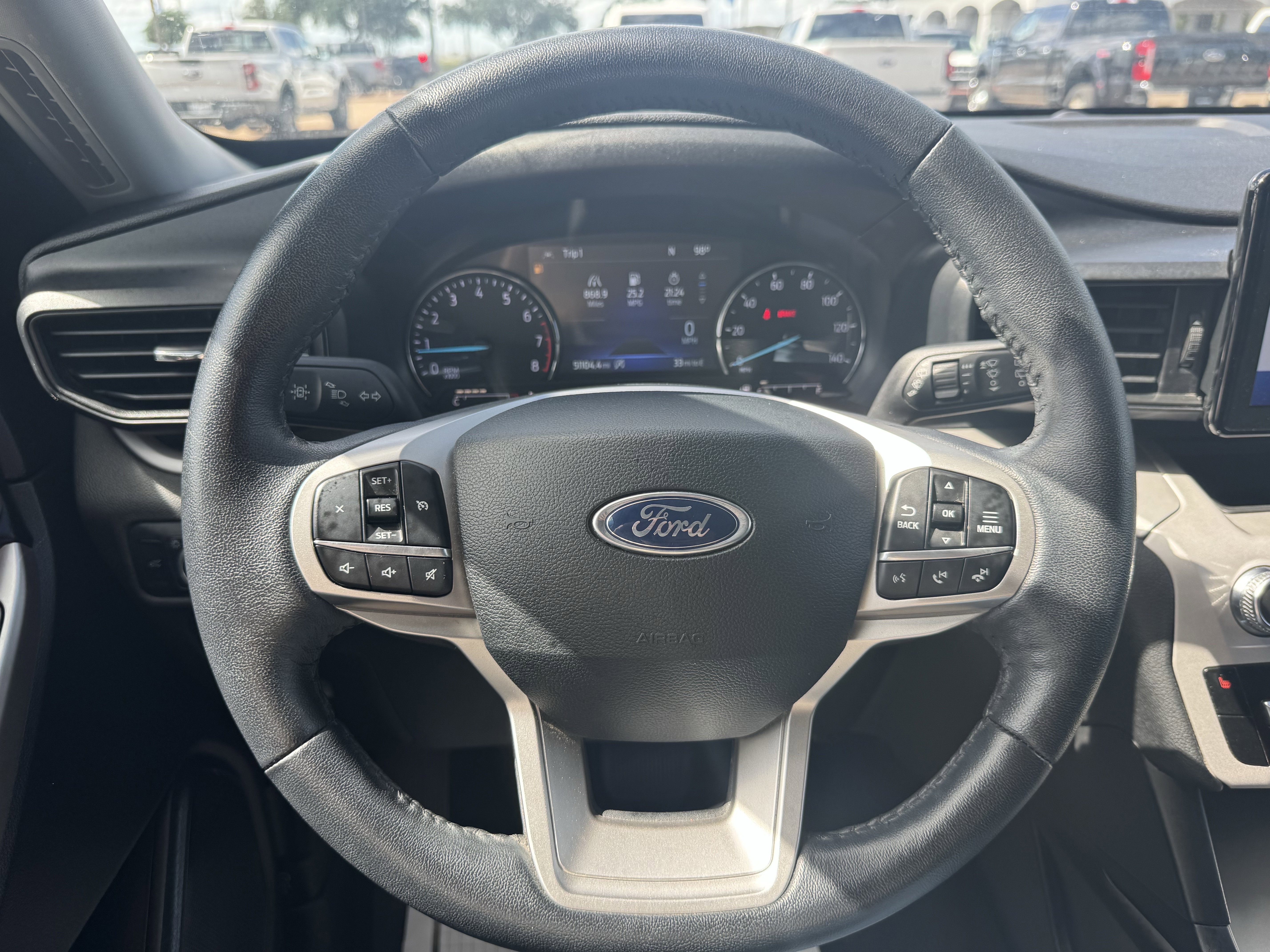 Certified 2024 Ford Explorer XLT RWD image 8