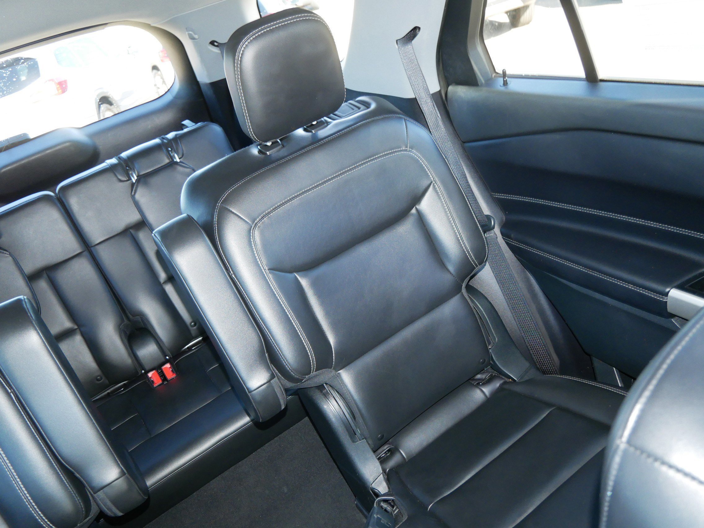 Certified 2022 Ford Explorer XLT w/ Equipment Group 202A image 14